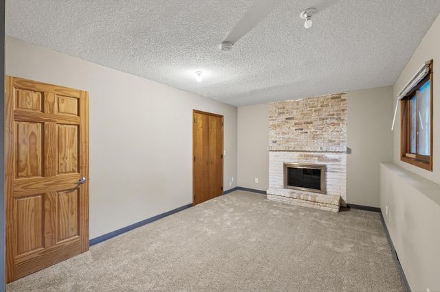 3416 75th Avenue N, Brooklyn Park, MN 55443