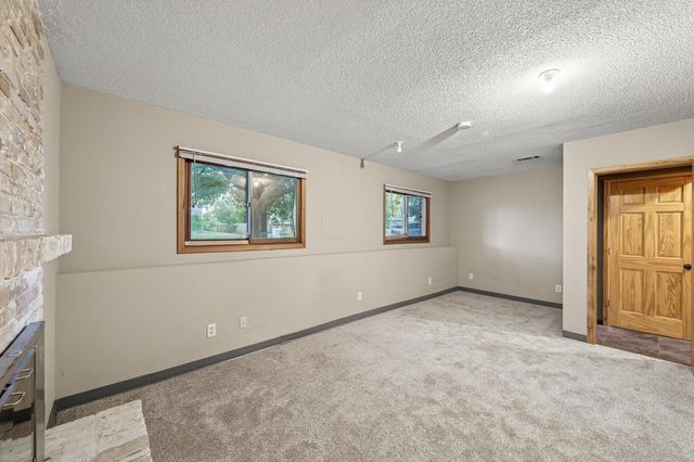 3416 75th Avenue N, Brooklyn Park, MN 55443