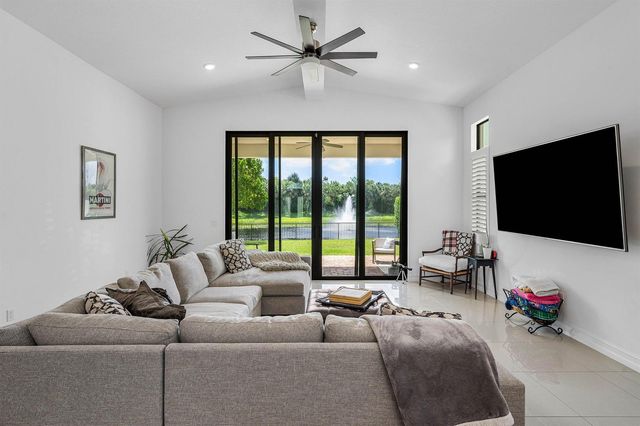 9027 Grand Prix Lane, Boynton Beach, FL 33472