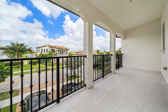 9027 Grand Prix Lane, Boynton Beach, FL 33472