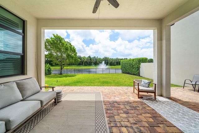 9027 Grand Prix Lane, Boynton Beach, FL 33472