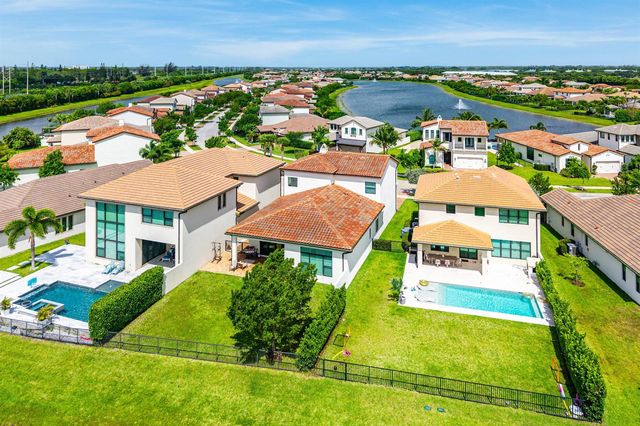 9027 Grand Prix Lane, Boynton Beach, FL 33472
