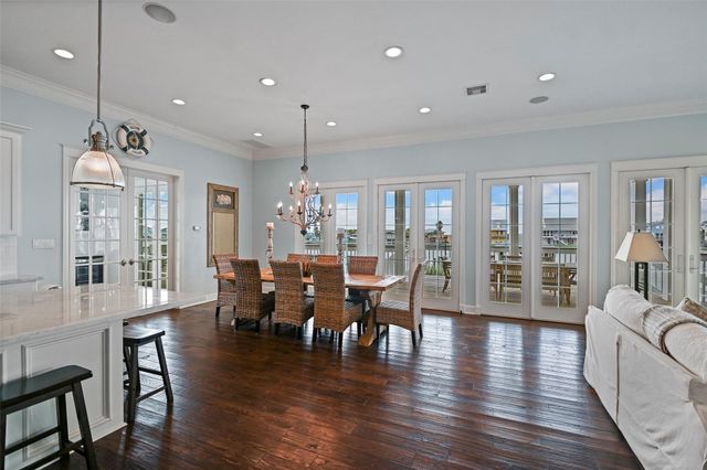 1243 Pilot Lane, Galveston, TX 77554