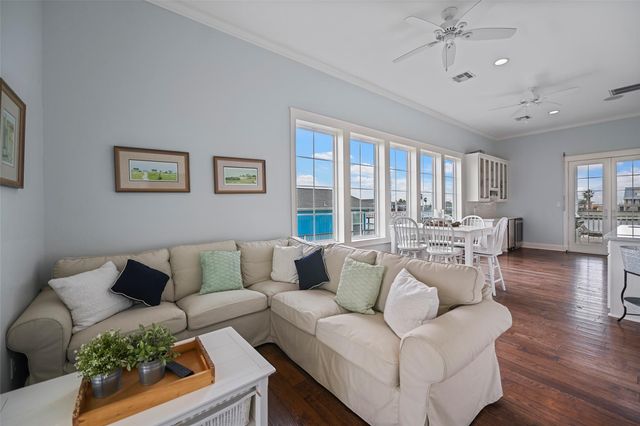 1243 Pilot Lane, Galveston, TX 77554