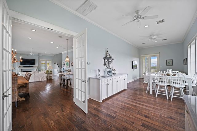 1243 Pilot Lane, Galveston, TX 77554