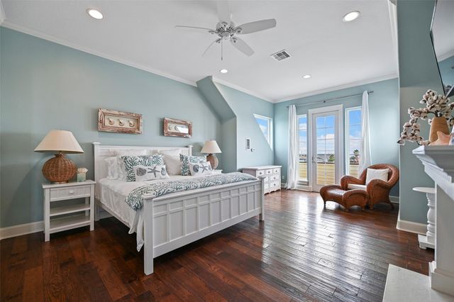 1243 Pilot Lane, Galveston, TX 77554