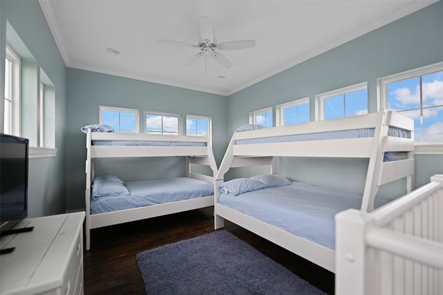 1243 Pilot Lane, Galveston, TX 77554