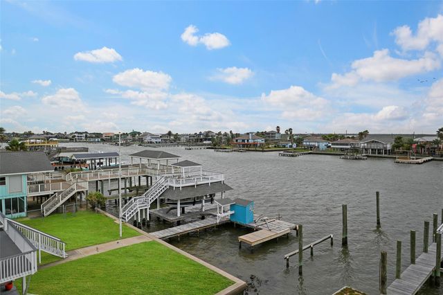 1243 Pilot Lane, Galveston, TX 77554