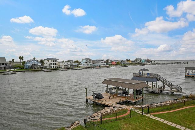 1243 Pilot Lane, Galveston, TX 77554