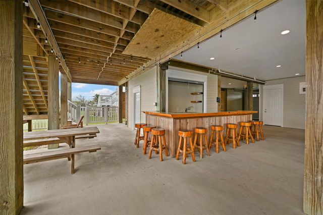 1243 Pilot Lane, Galveston, TX 77554