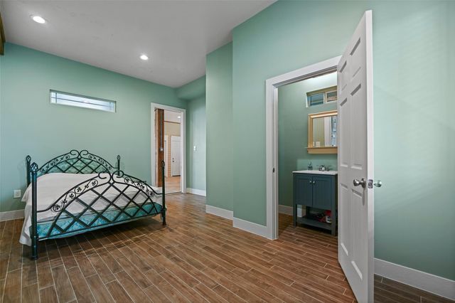 1243 Pilot Lane, Galveston, TX 77554