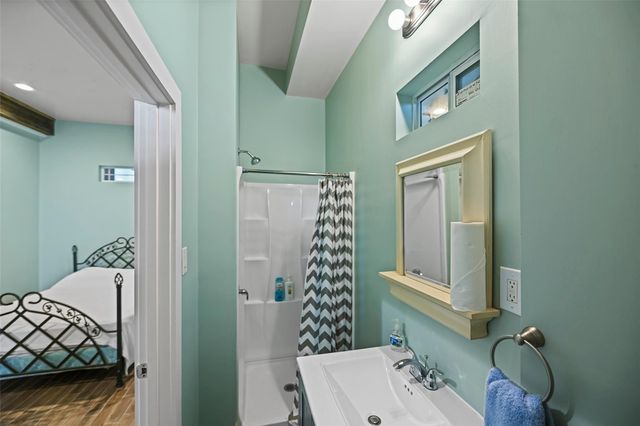 1243 Pilot Lane, Galveston, TX 77554