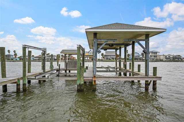 1243 Pilot Lane, Galveston, TX 77554