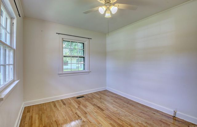 721 Fairview St, Conway, AR 72034