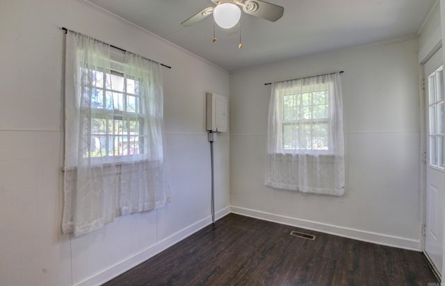 721 Fairview St, Conway, AR 72034