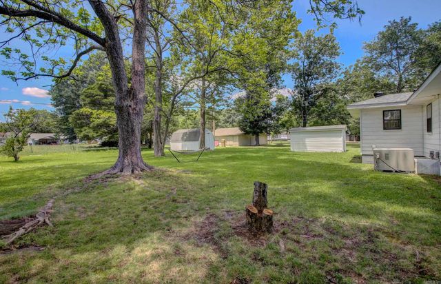 721 Fairview St, Conway, AR 72034