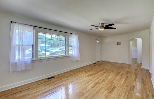 721 Fairview St, Conway, AR 72034