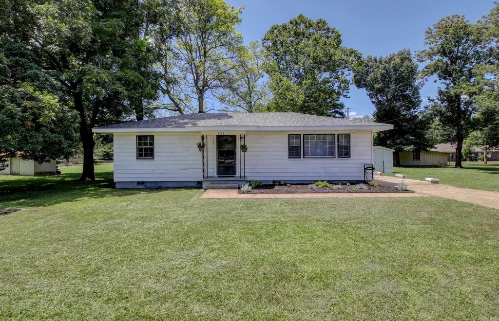 721 Fairview St, Conway, AR 72034
