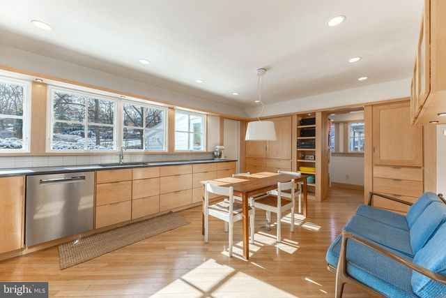 818 W BEAVER AVE, State College, PA 16801