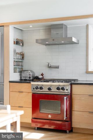 818 W BEAVER AVE, State College, PA 16801