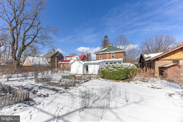 818 W BEAVER AVE, State College, PA 16801