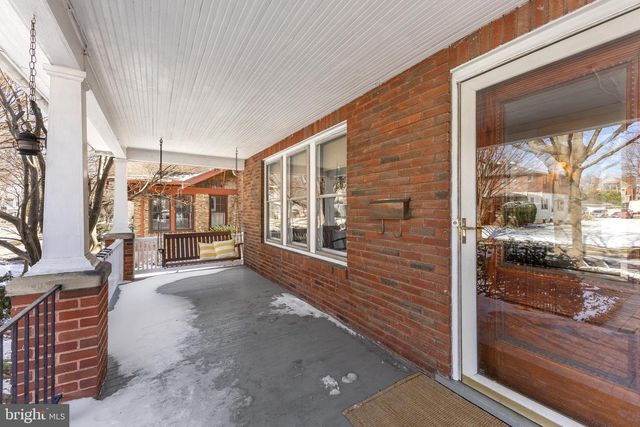 818 W BEAVER AVE, State College, PA 16801