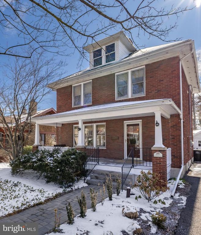 818 W BEAVER AVE, State College, PA 16801