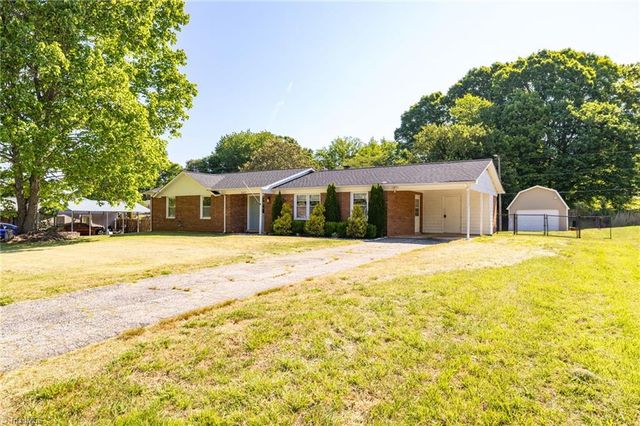 2417 White Horn Road, Kernersville, NC 27284
