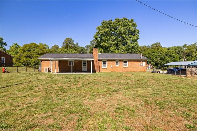 2417 White Horn Road, Kernersville, NC 27284