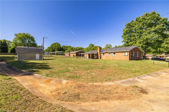 2417 White Horn Road, Kernersville, NC 27284