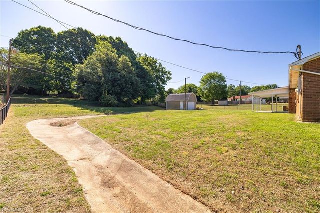 2417 White Horn Road, Kernersville, NC 27284