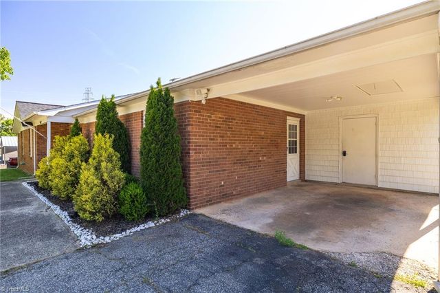 2417 White Horn Road, Kernersville, NC 27284