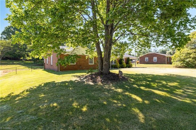 2417 White Horn Road, Kernersville, NC 27284