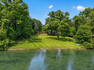 1425 Clarendon Road, Bloomfield Hills, MI 48302