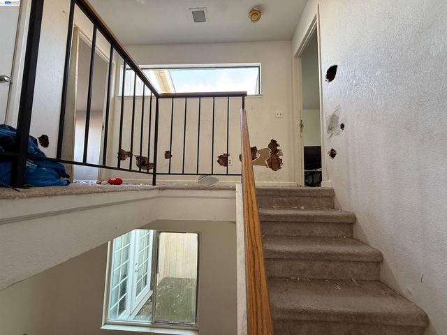 2203 Glenmount Dr, Pittsburg, CA 94565