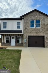 258 Beau Claire Circle, Byron, GA 31008