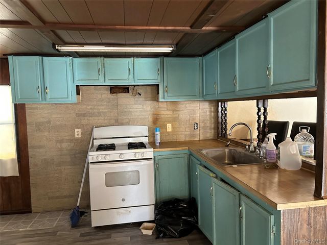 34 Dogwood Loop, Bloomingburg, NY 12721