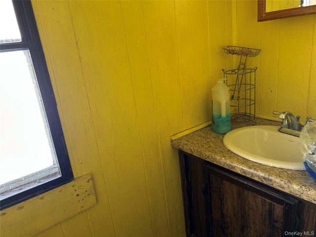 34 Dogwood Loop, Bloomingburg, NY 12721