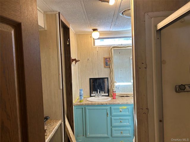 34 Dogwood Loop, Bloomingburg, NY 12721