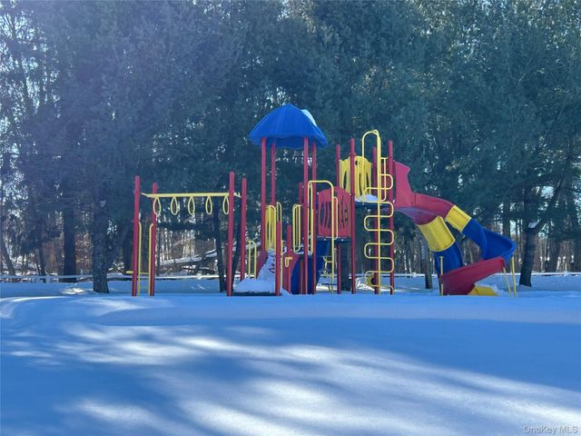 34 Dogwood Loop, Bloomingburg, NY 12721