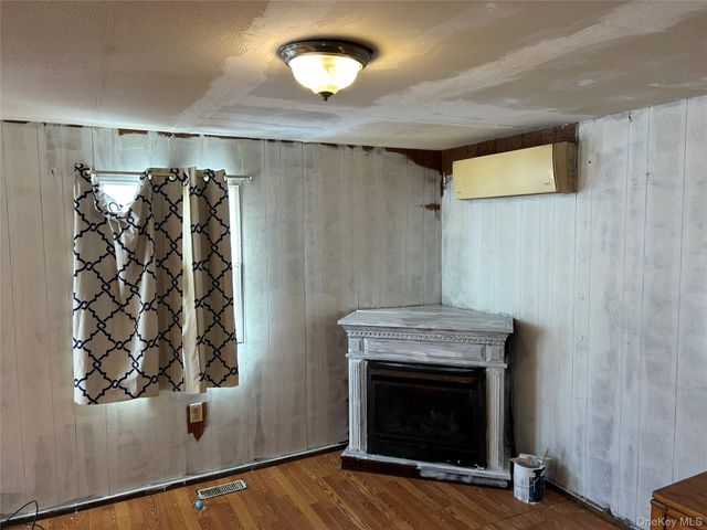 34 Dogwood Loop, Bloomingburg, NY 12721