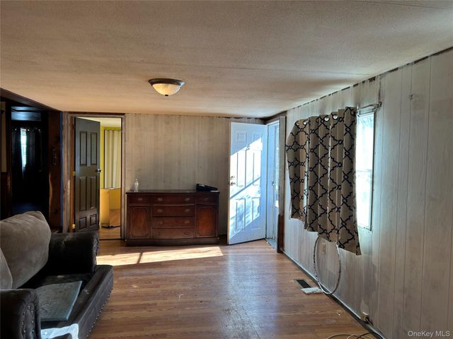 34 Dogwood Loop, Bloomingburg, NY 12721