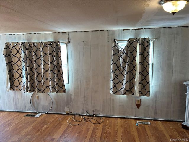 34 Dogwood Loop, Bloomingburg, NY 12721