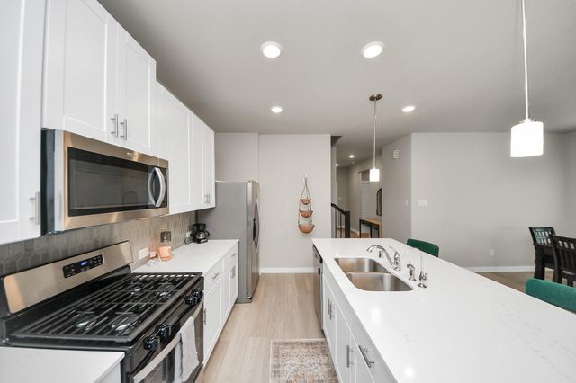 8523 Treetop Heights Drive, Baytown, TX 77523