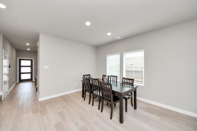 8523 Treetop Heights Drive, Baytown, TX 77523