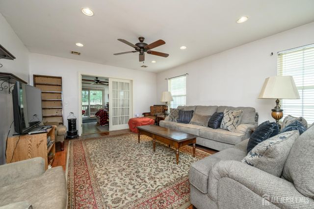 102 Canterbury Lane, Toms River, NJ 08757