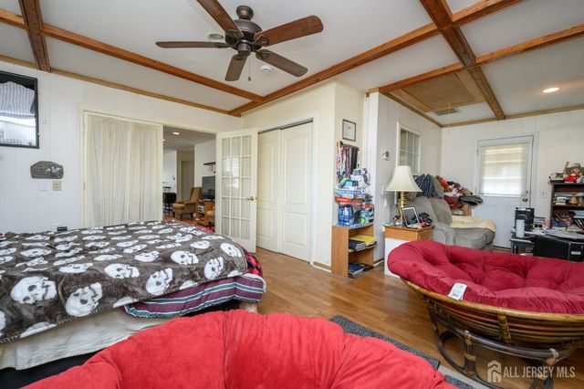 102 Canterbury Lane, Toms River, NJ 08757