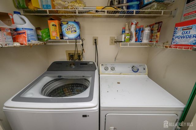 102 Canterbury Lane, Toms River, NJ 08757