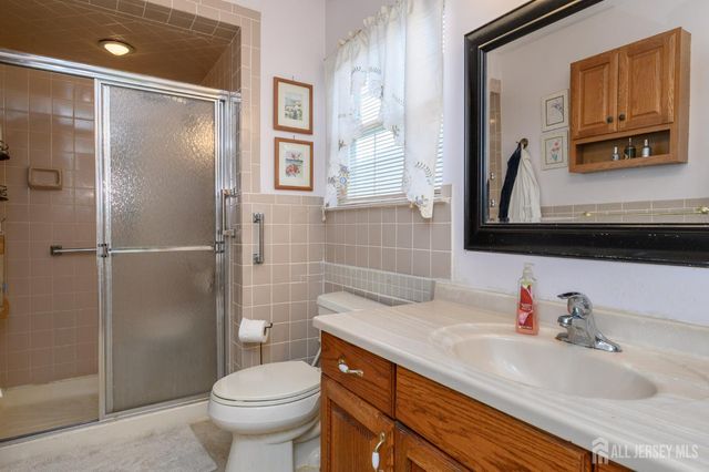 102 Canterbury Lane, Toms River, NJ 08757