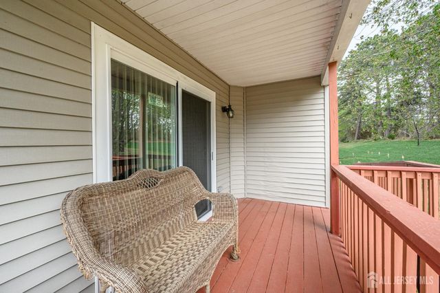 102 Canterbury Lane, Toms River, NJ 08757